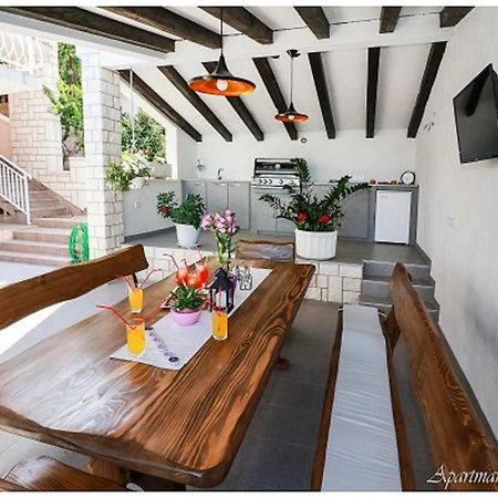 Apartmani Vesna Milisa Примоштен Екстер'єр фото
