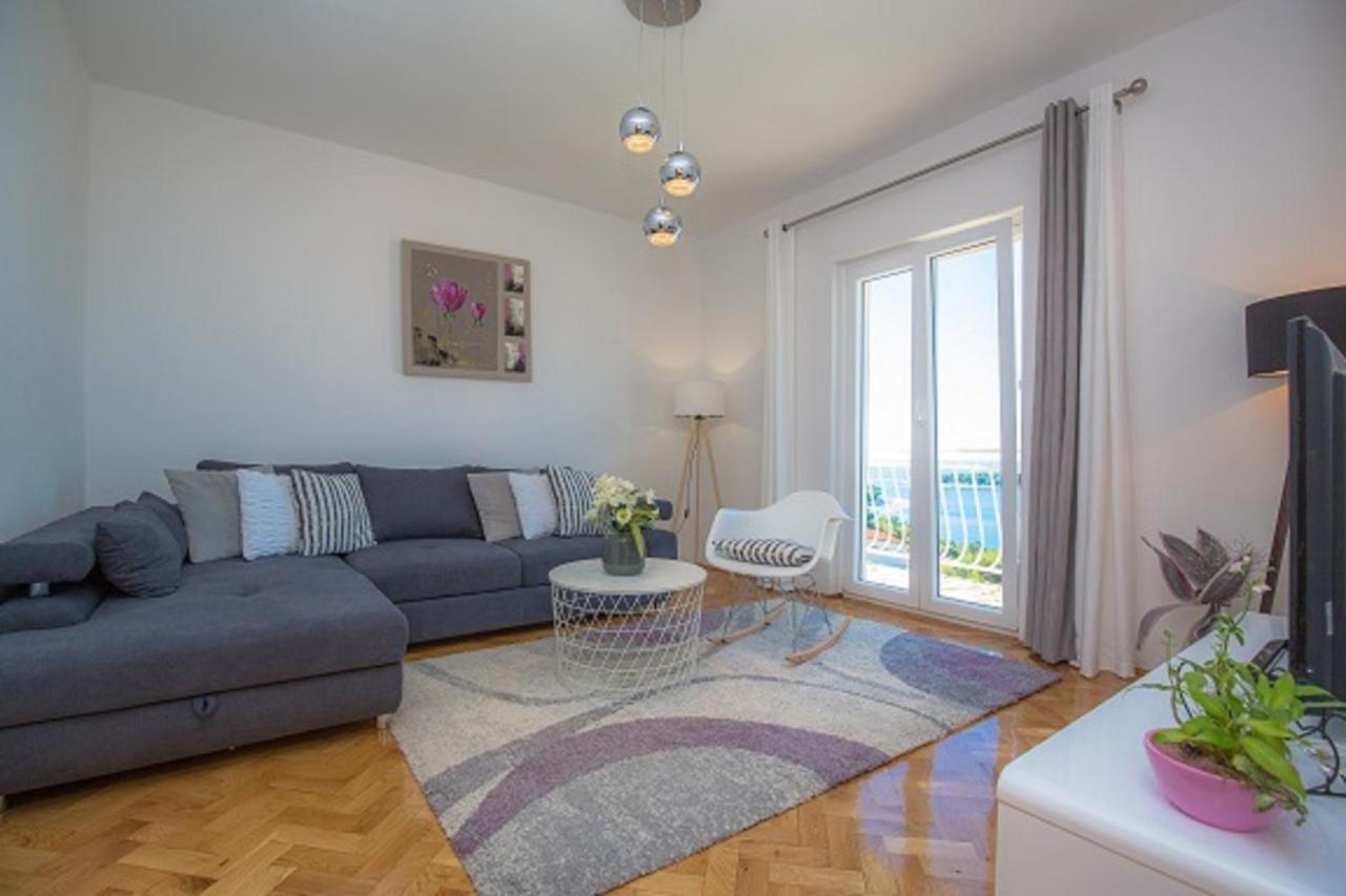 Apartmani Vesna Milisa Примоштен Екстер'єр фото