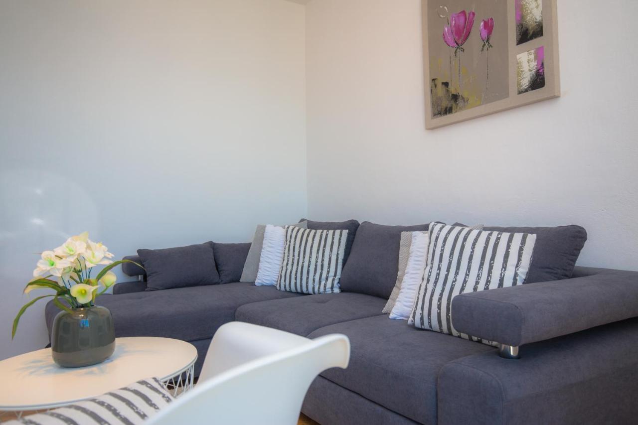 Apartmani Vesna Milisa Примоштен Екстер'єр фото