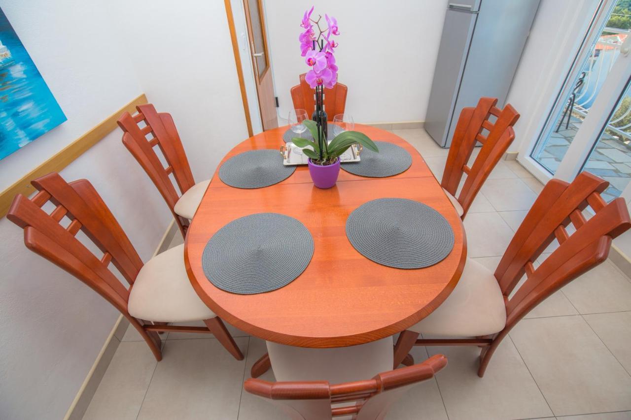 Apartmani Vesna Milisa Примоштен Екстер'єр фото