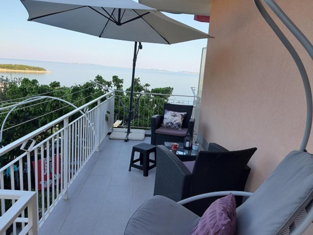Apartmani Vesna Milisa Примоштен Екстер'єр фото