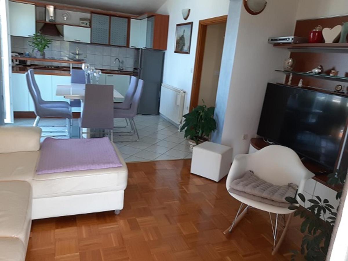 Apartmani Vesna Milisa Примоштен Екстер'єр фото